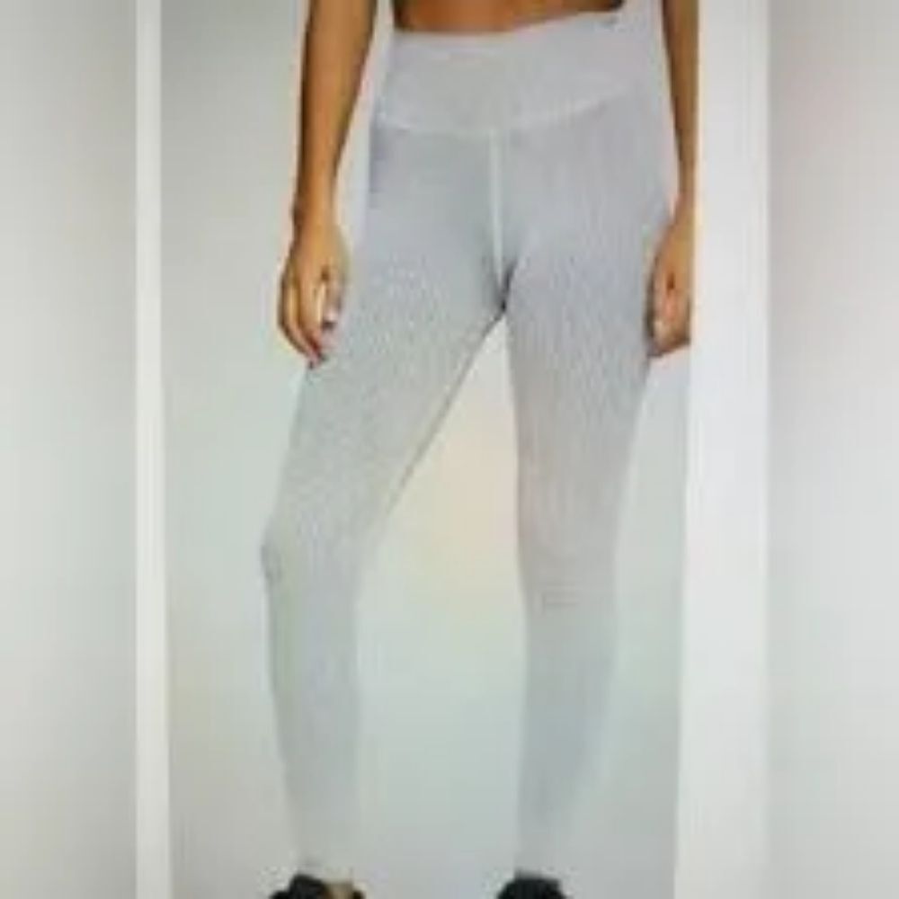 NWT Good American Seamless Ribbed Leggings | Black & White | Size 3/4